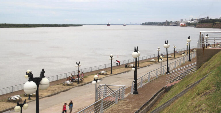 Paseo del río
